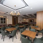 Side Village Family Suite