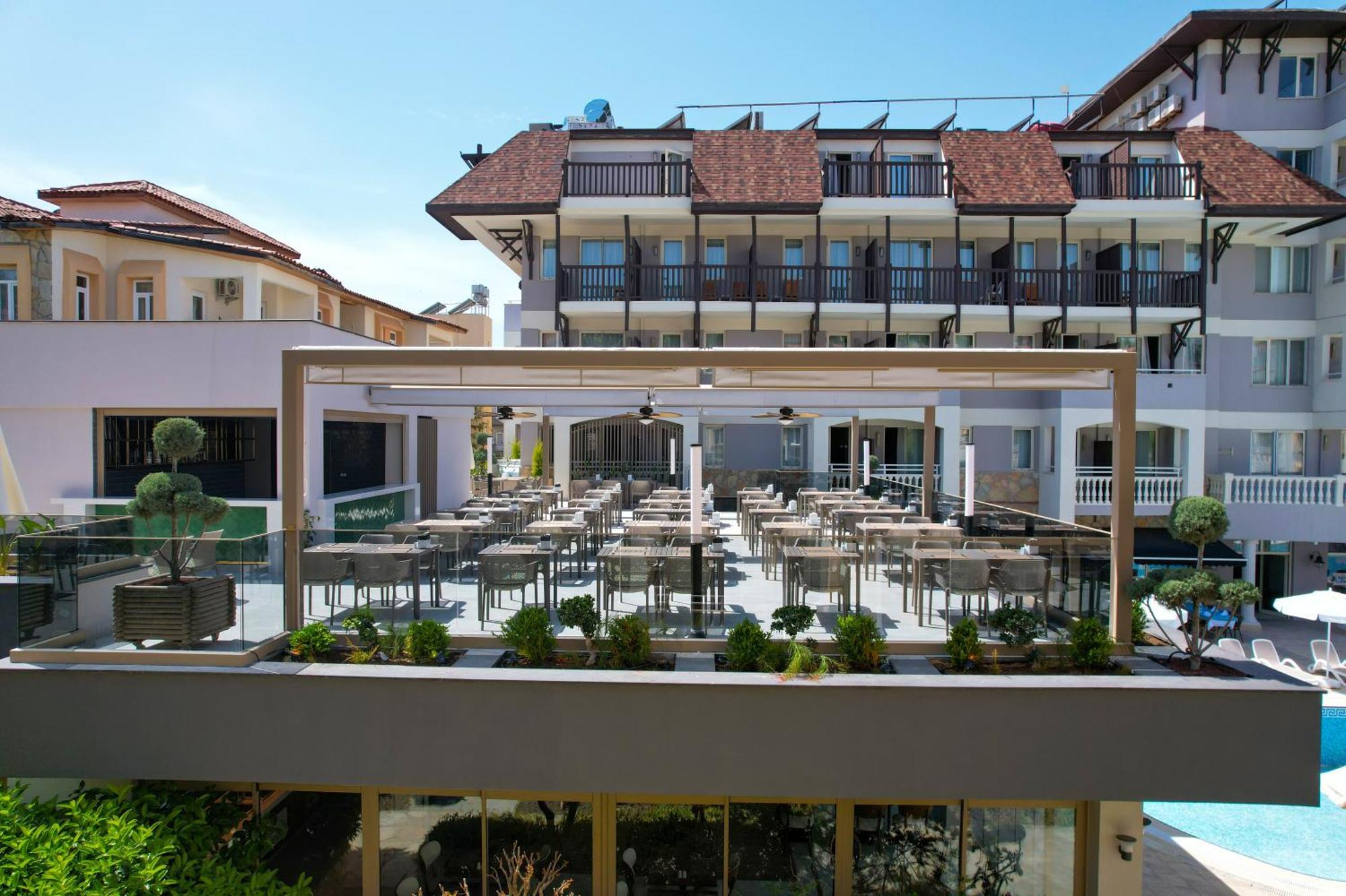 Hotel Side Village Family Suite 4*