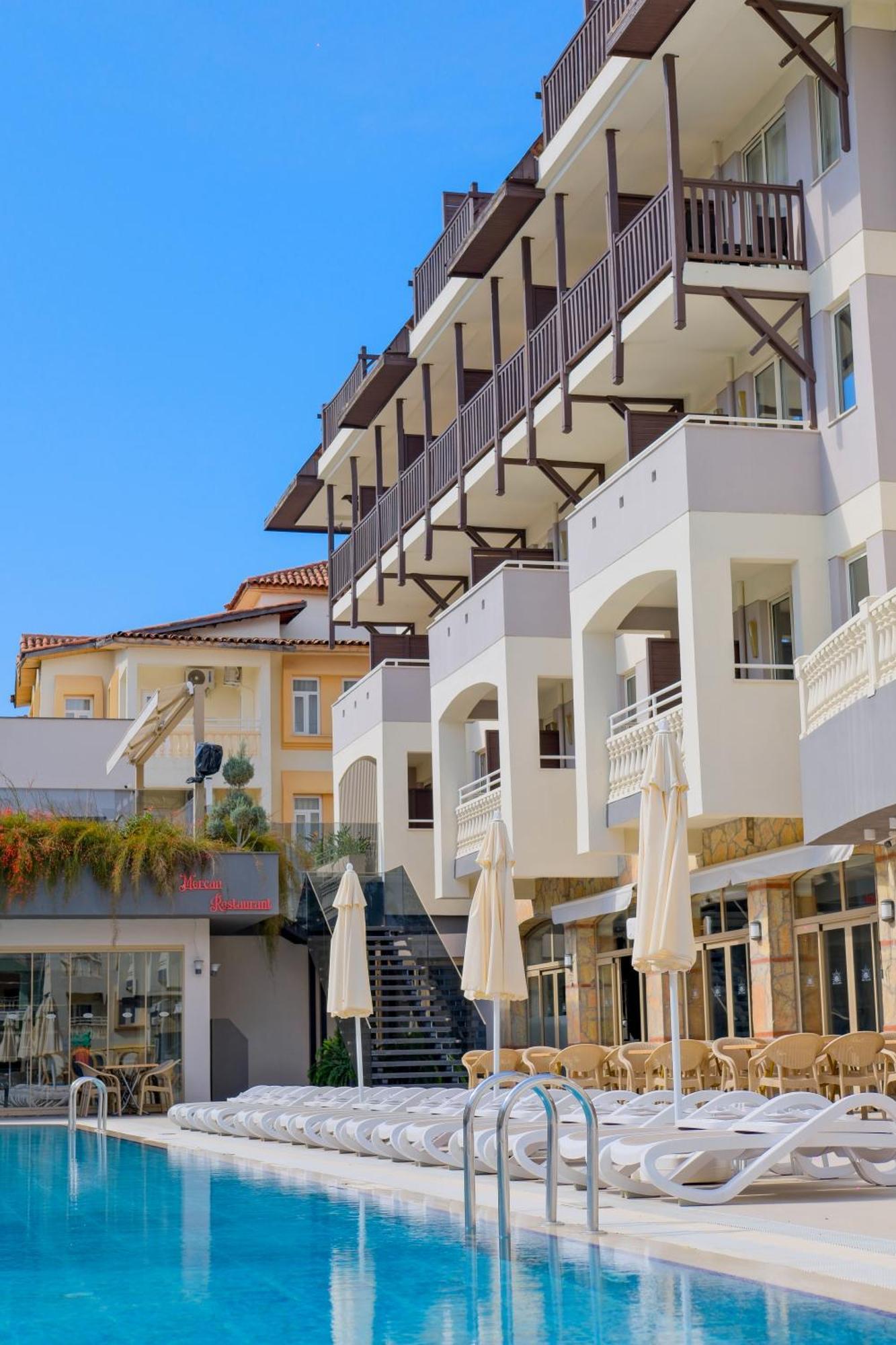 Hotel Side Village Family Suite 4*